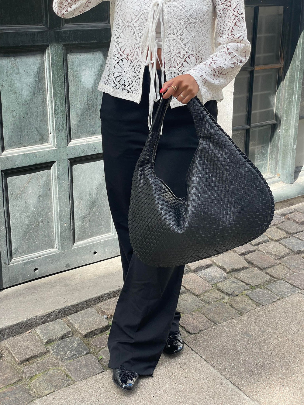 Elegant Women's Shoulder Bag Crafted from Premium Synthetic Leather with Roomy Interior | Perfect for Everyday and Office Use