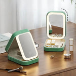 Portable Beauty Light – Illuminate Your Look Anywhere!