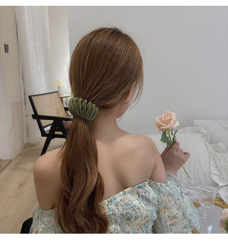 Matte Hair Clip in Nest Design | Stylish Accessory for Updos and Ponytails