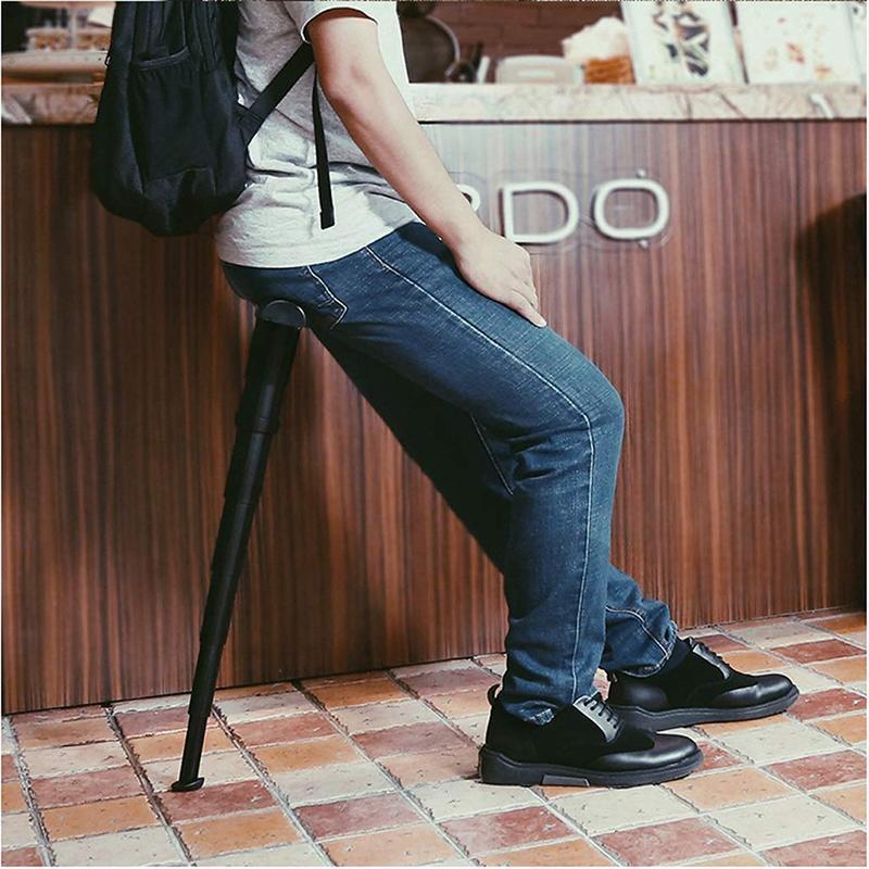 Compact Folding Chair for Outdoor Use and Waiting