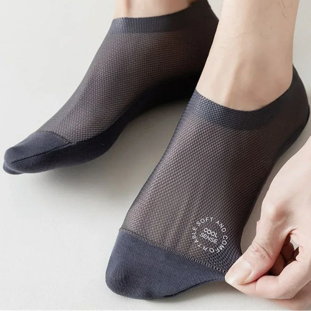 3+3 FREE | Non-Slip Grip – Stays in place. No slipping. Comfortable feel.