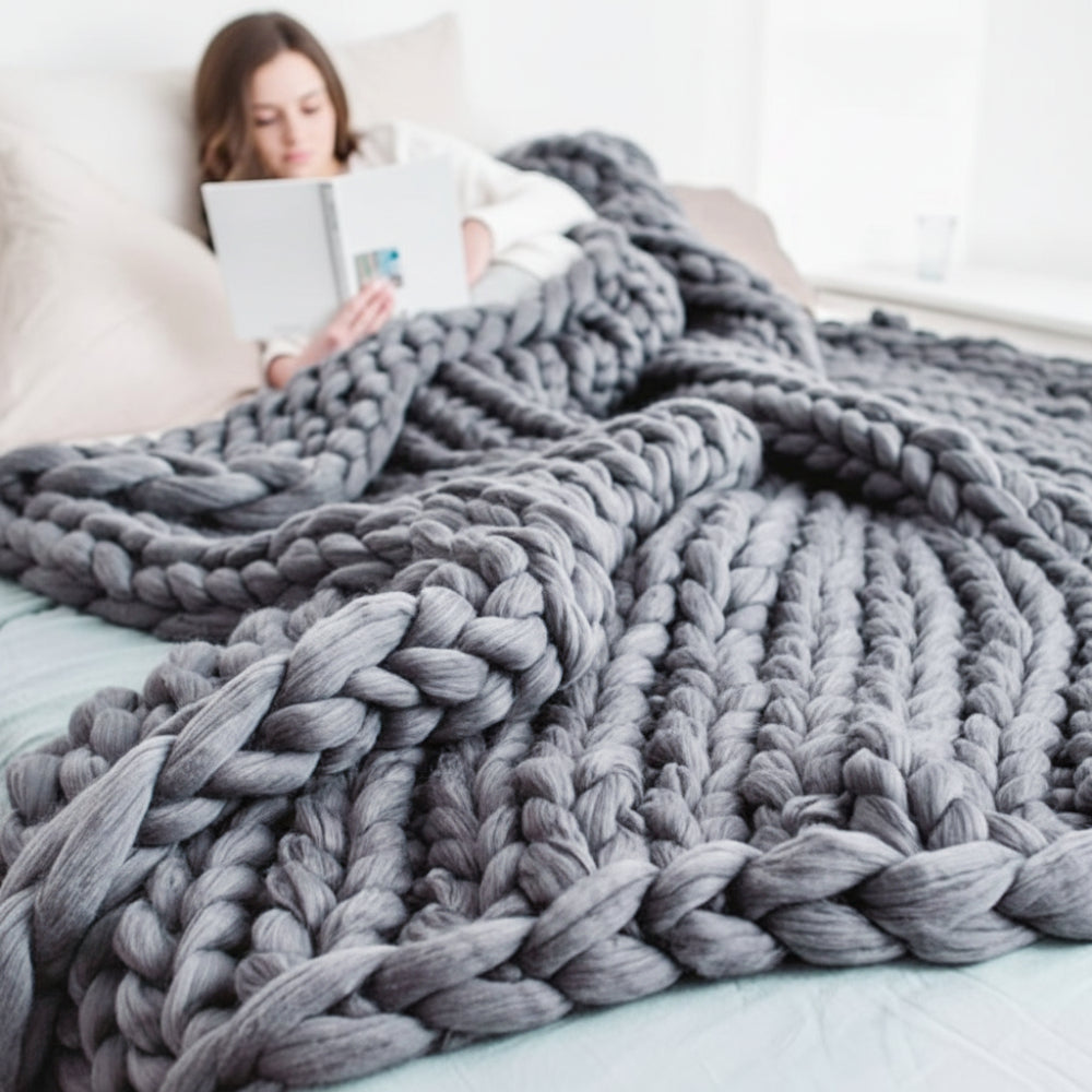 Handwoven Wool Blanket – Luxurious Softness and Nordic Elegance