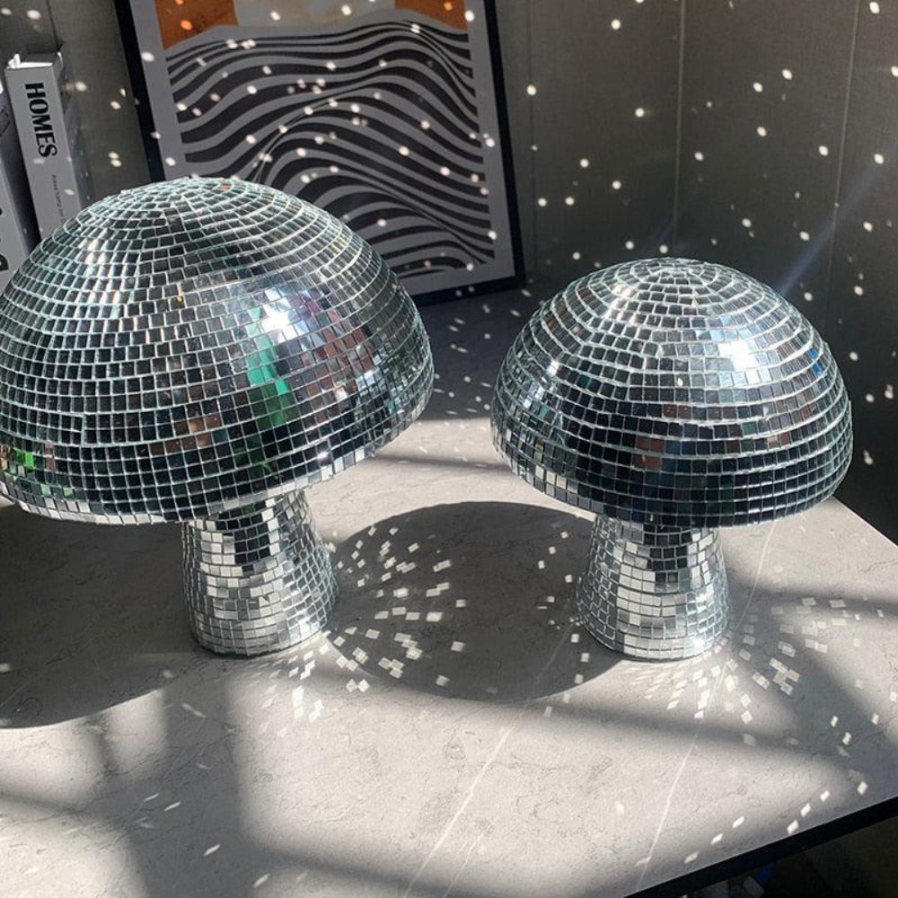Retro LED Disco Mushroom Lamp with Glitter Effect for Patio