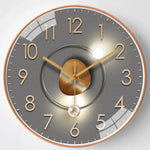 20 cm Silent Wall Clock with Classic Design in Plastic and Glass – Elegant and Easy to Read for Any Room
