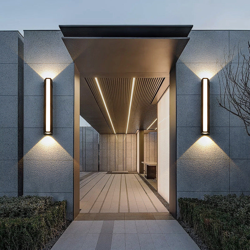 Modern Waterproof Black LED Outdoor Wall Light for Patios