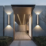 Modern Waterproof Black LED Outdoor Wall Light for Patios
