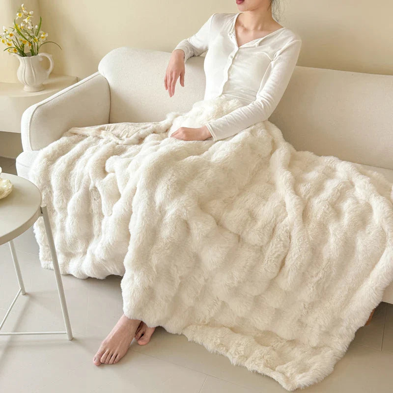 Double-Layered Extra Thick Fleece Blanket | Soft Rabbit Fur Imitation | Versatile and Easy to Care For