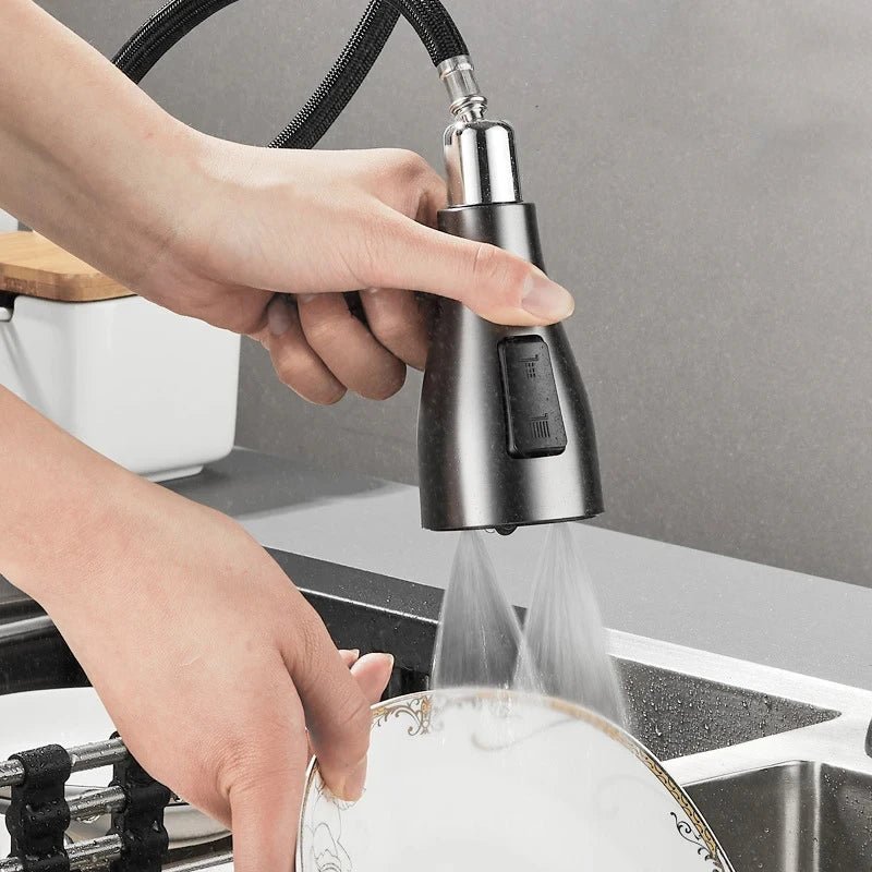 Elegant Kitchen Faucet with Pull-Out Function and 360° Rotation