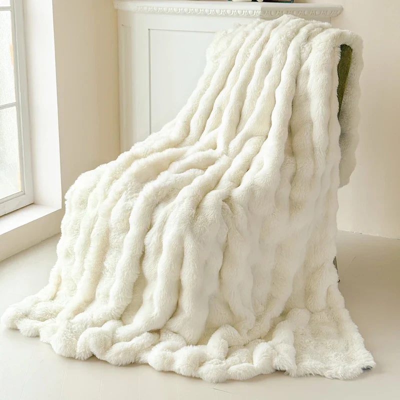Double-Layered Extra Thick Fleece Blanket | Soft Rabbit Fur Imitation | Versatile and Easy to Care For