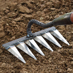 Garden Hoe Made of Carbon Steel – Sharp Tines for Weeding and Soil Loosening