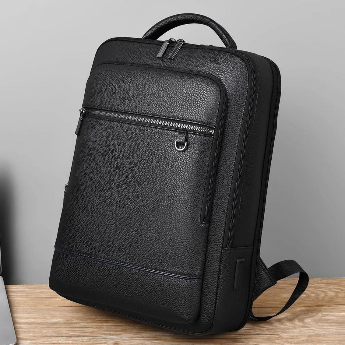 Smart USB Backpack for Work and Daily Mobility