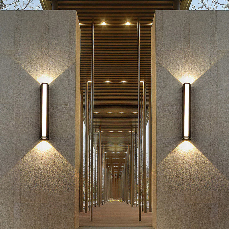 Modern Waterproof Black LED Outdoor Wall Light for Patios