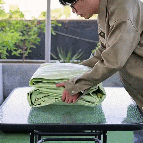 Inflatable Kids' Pool with Dino Sprayer & Sunshade — Available in 170 or 210 cm