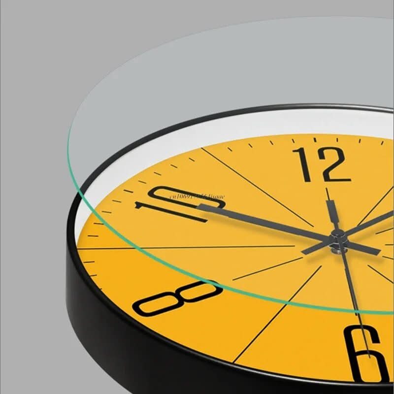 Black Wall Clock in Nordic Style – Precise and Stylish for Any Home